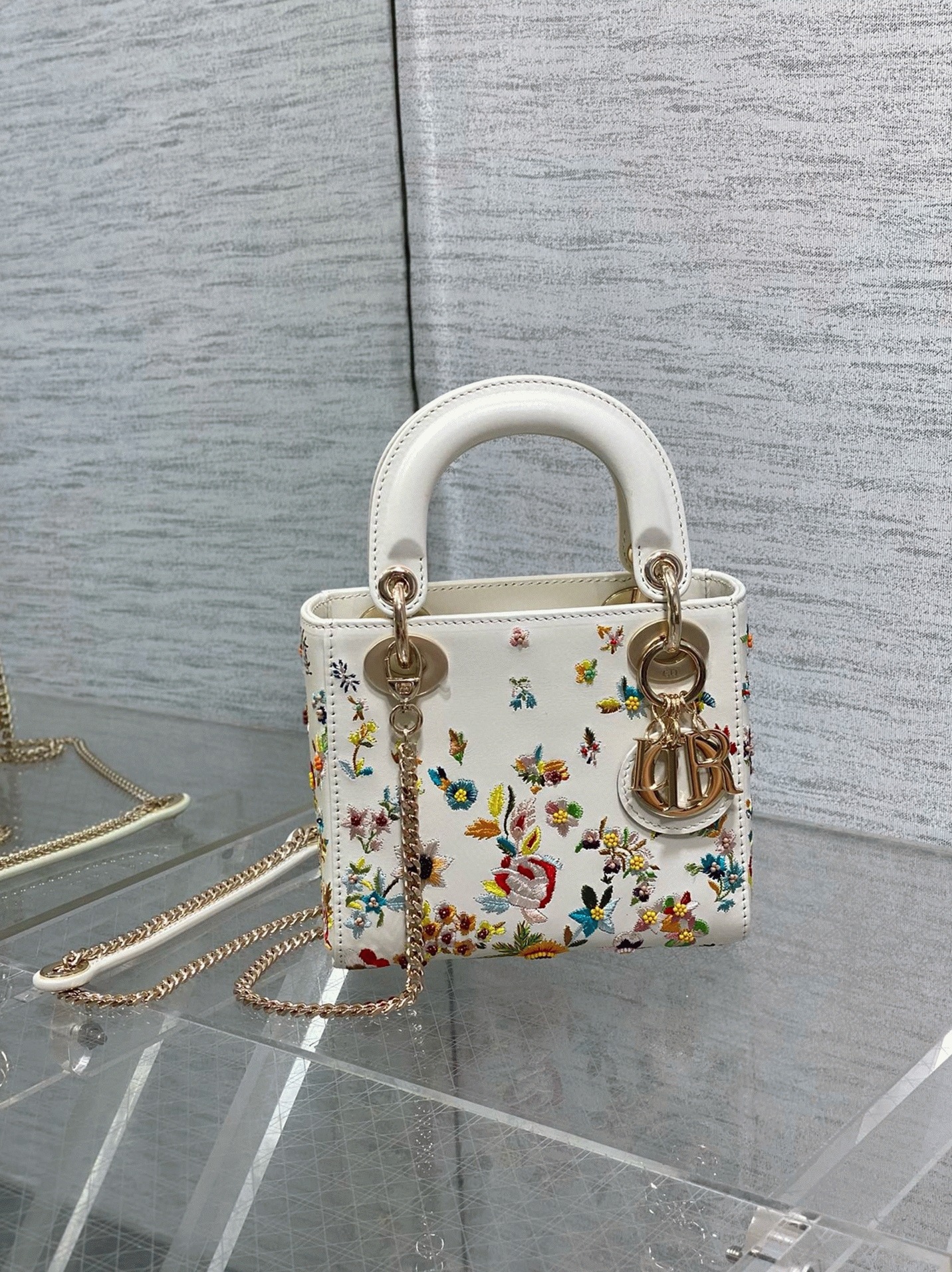 D10r Lady D10r Mini Bag Knockoff in White Calfskin with Multicolor Small Flowers