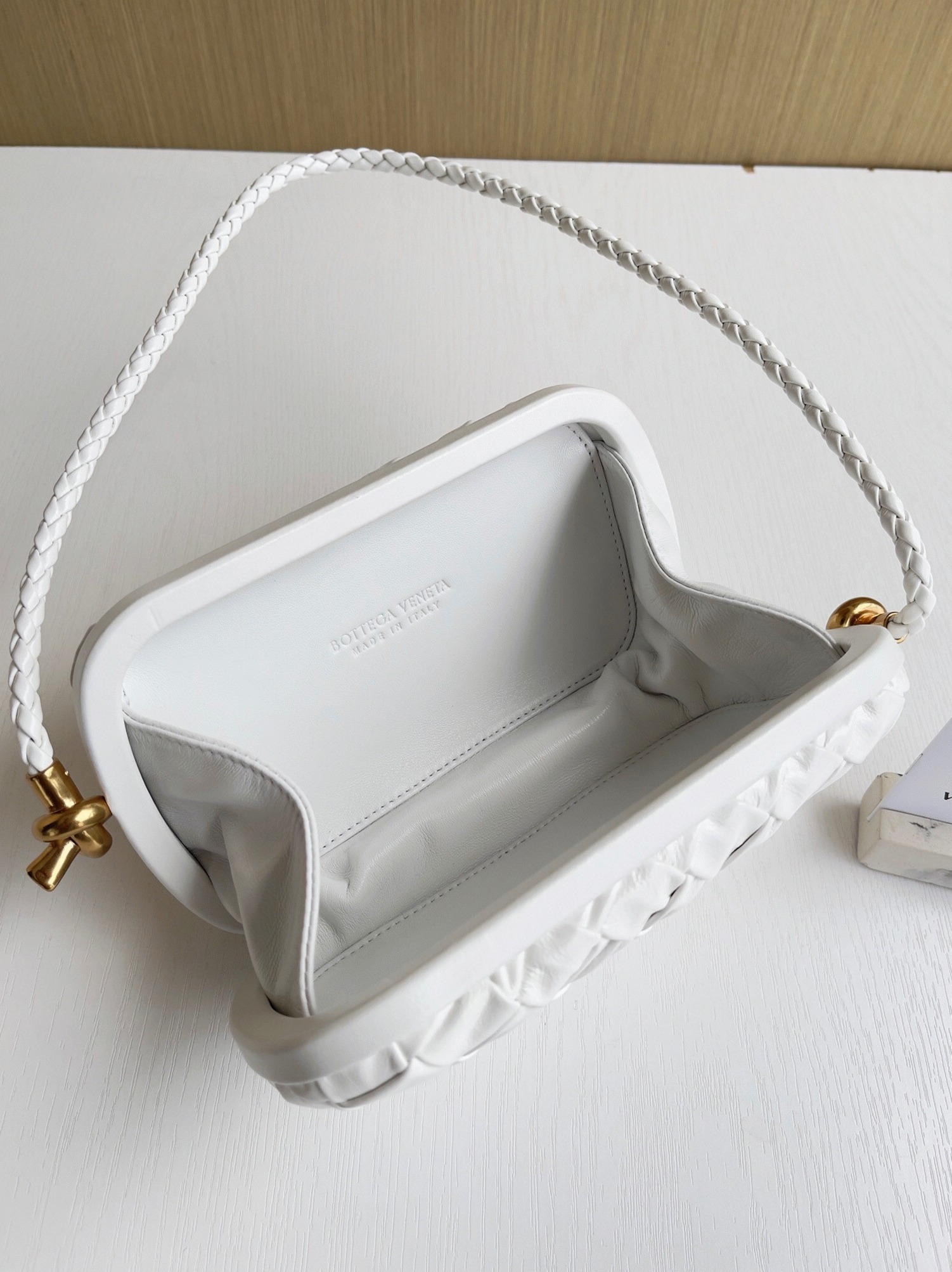 Replica B0tt*ga Ven*ta Knot Minaudiere On Strap White Foulard Intreccio Leather