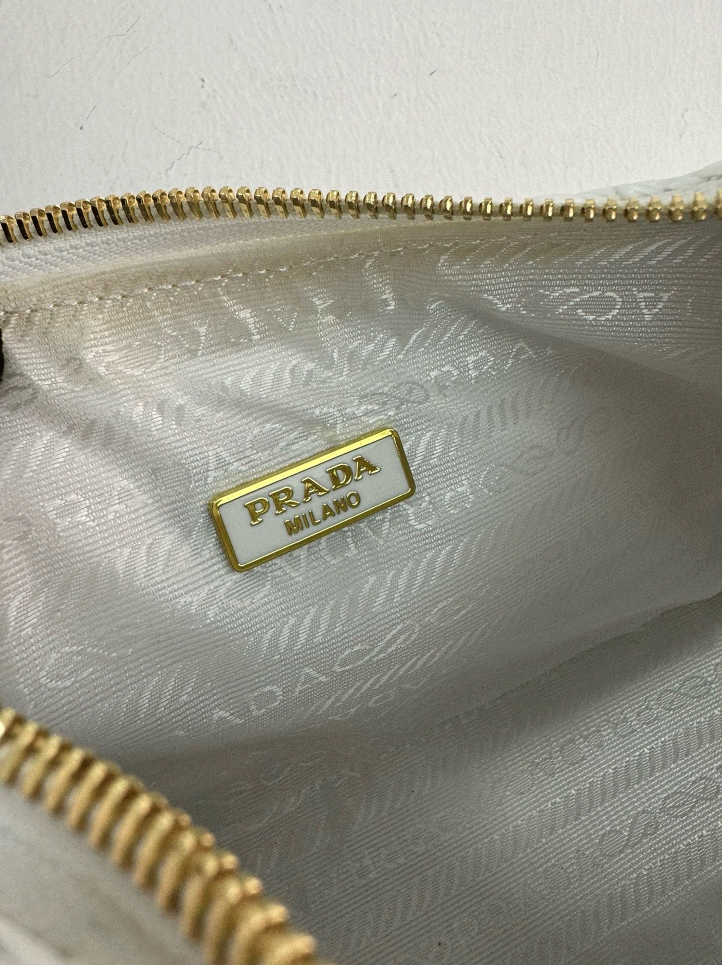Pra*a Re-Edition Crochet Bag Fake in White
