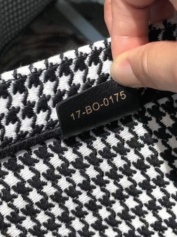 D10r Large Book Tote Bag Fake in Houndstooth Embroidered Canvas