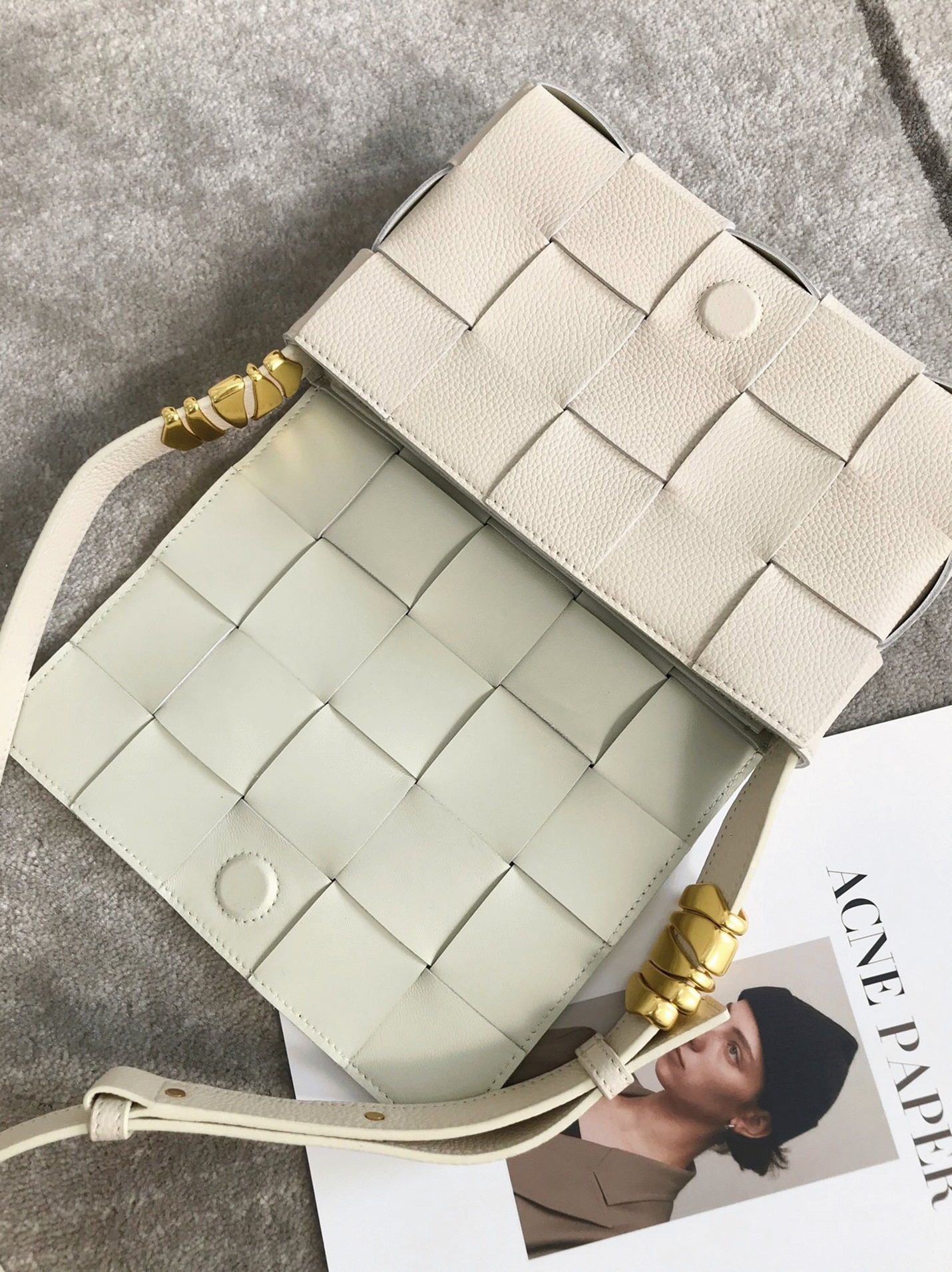 Top Quality Replica B0tt*ga Ven*ta Cassette Bag In White
