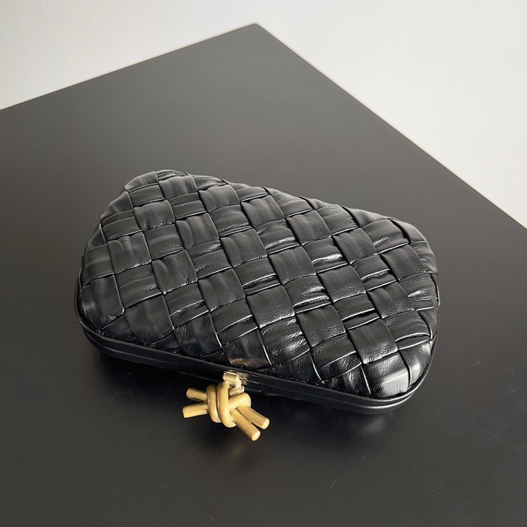 Replica B0tt*ga Ven*ta Knot Minaudiere Clutch Black Foulard
