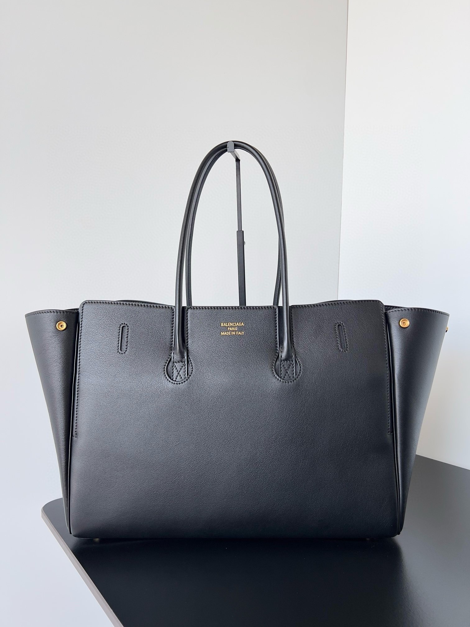 Knockoff Ba1en*iaga Bel Air Carry All Medium Bag Black Calfskin