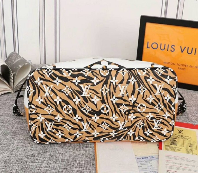 L0vis Vvtt0n Giant Neverfull MM Tote In Cream And Caramel