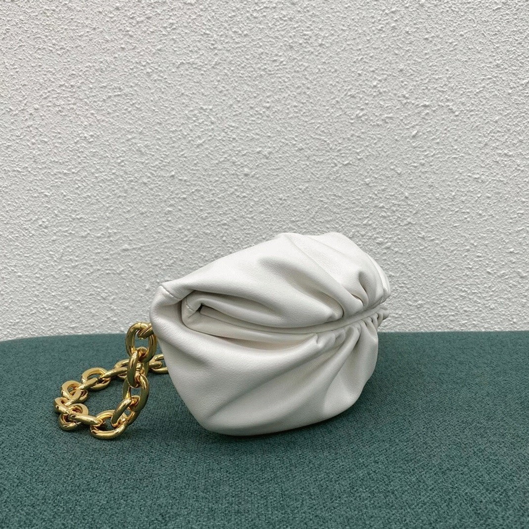 Fake B0tt*ga Ven*ta The Pouch Belt Bag White
