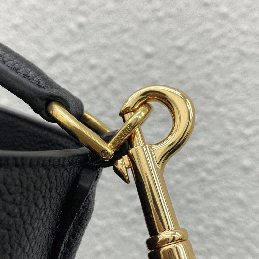 Top Quality Fake Ce1i*e Bucket 16 Bag In Black