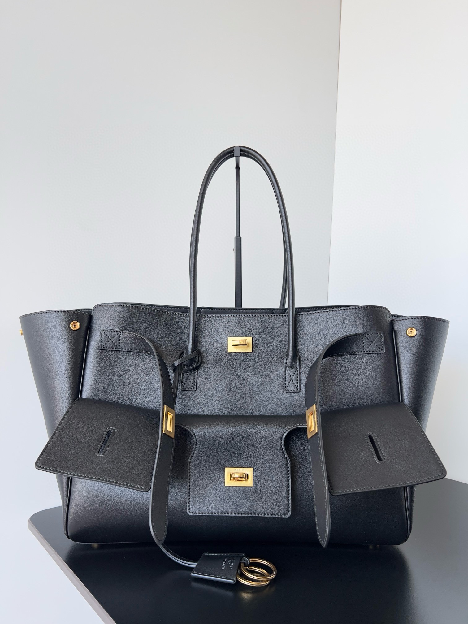 Knockoff Ba1en*iaga Bel Air Carry All Medium Bag Black Calfskin