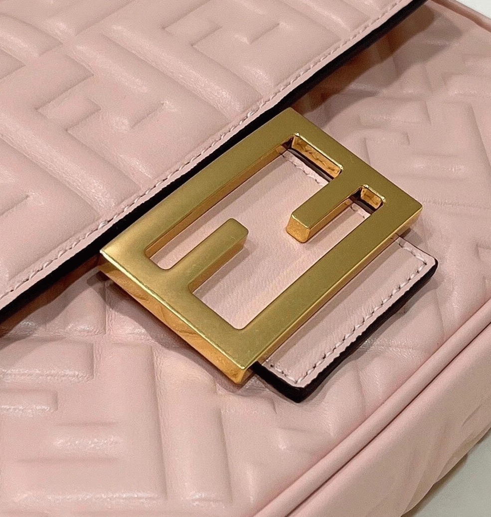 Top Quality Faux F**di Baguette Chain Midi Bag In Powder