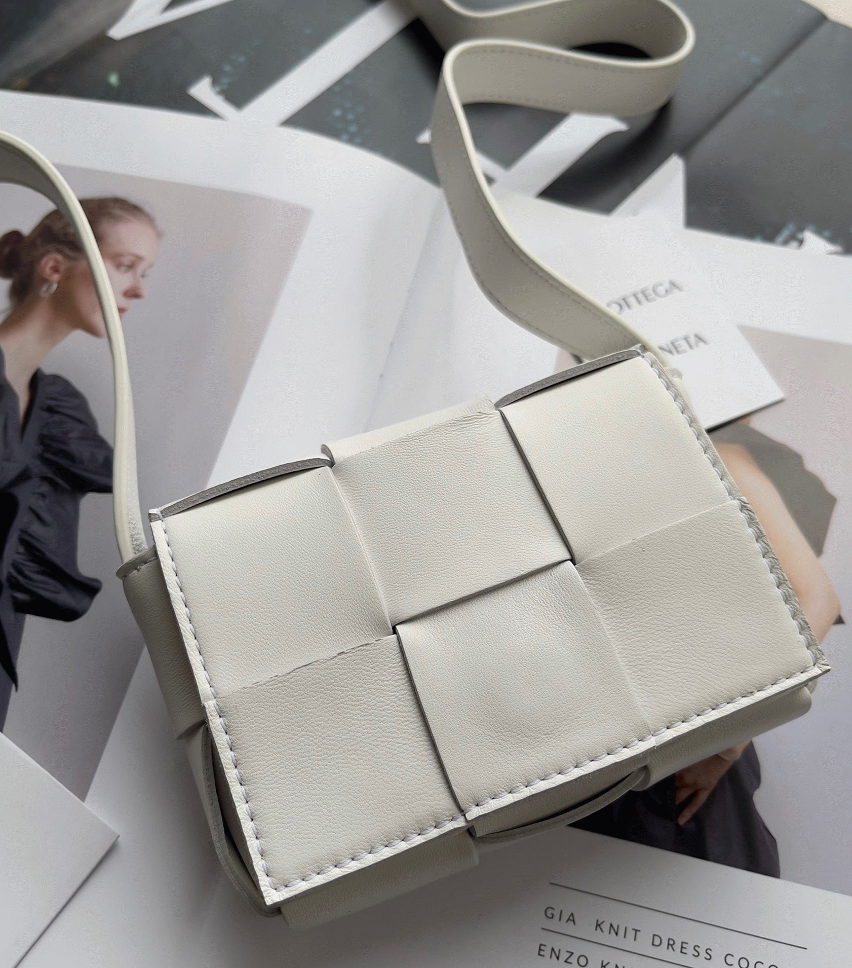 Top Quality Imitation B0tt*ga Ven*ta Candy Cassette Bag In White