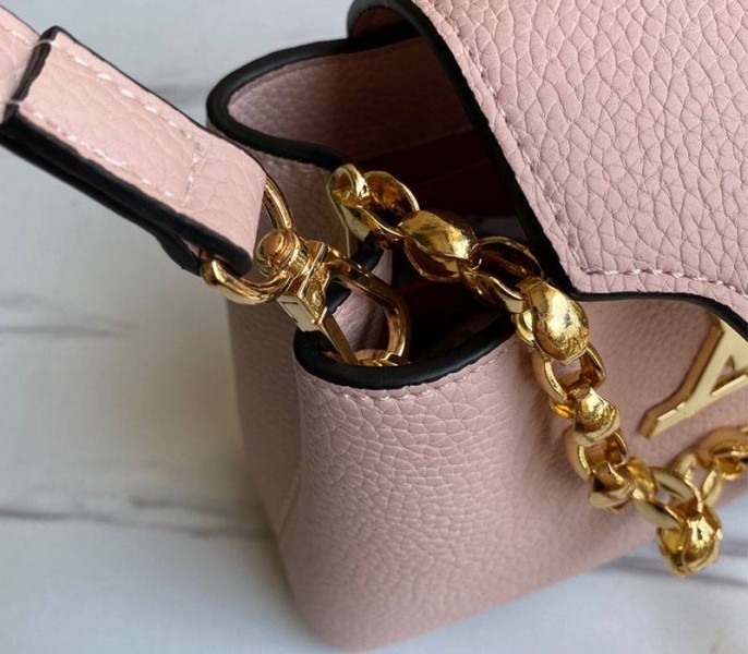 L0vis Vvtt0n Capucines Mini Chain Bag In Pink