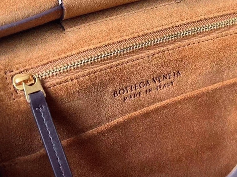 Top Quality Knockoff B0tt*ga Ven*ta Arco Small Bag In Grape Intrecciato Calfskin