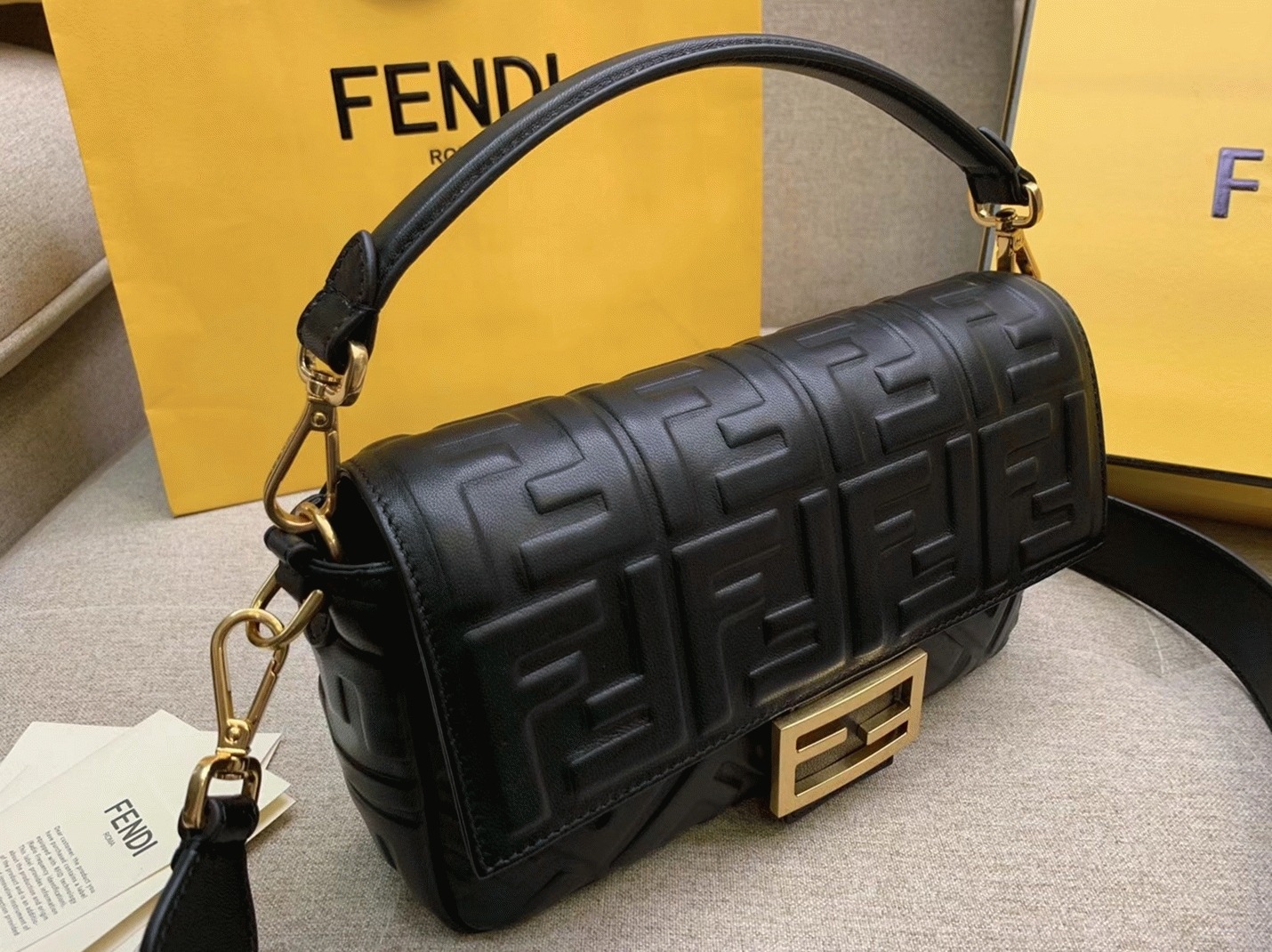 Top Quality Fake F**di Medium Baguette Bag In Black FF