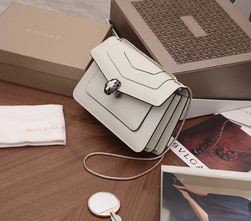 Replica Bv1g*ai Serpenti Forever Medium Shoulder Bag White Calfskin