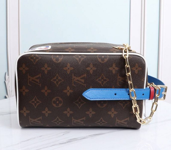 L0vis Vvtt0n X NBA Cloakroom Dopp Kit Bag