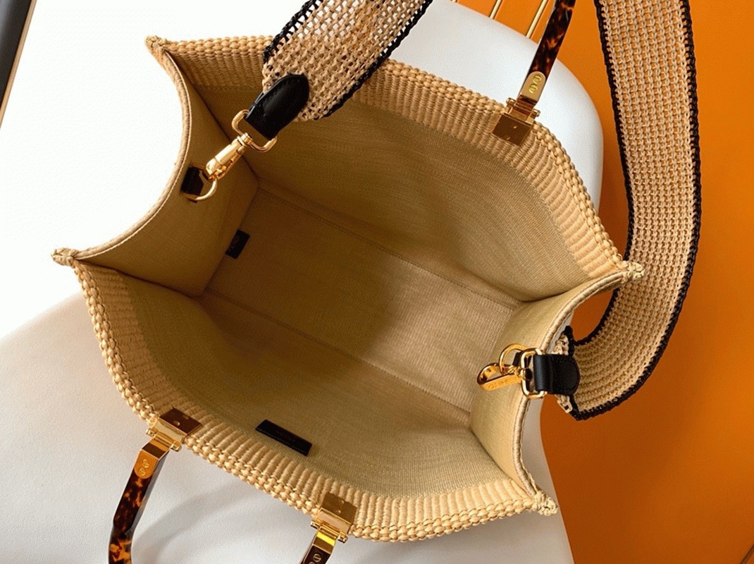 Top Quality Fake F**di Sunshine Medium Tote Bag in Black and Natural Straw