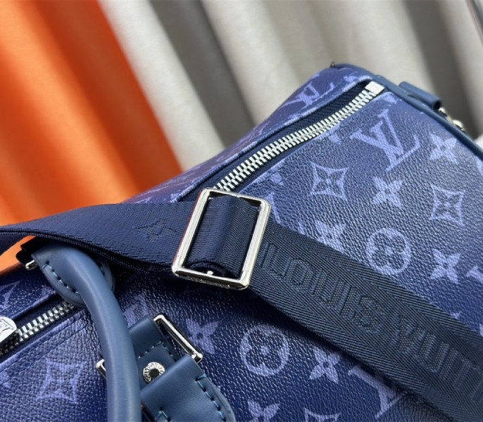 L0vis Vvtt0n Monogram Gradient Canvas Keepall Bandouliere 50 In Navy Blue