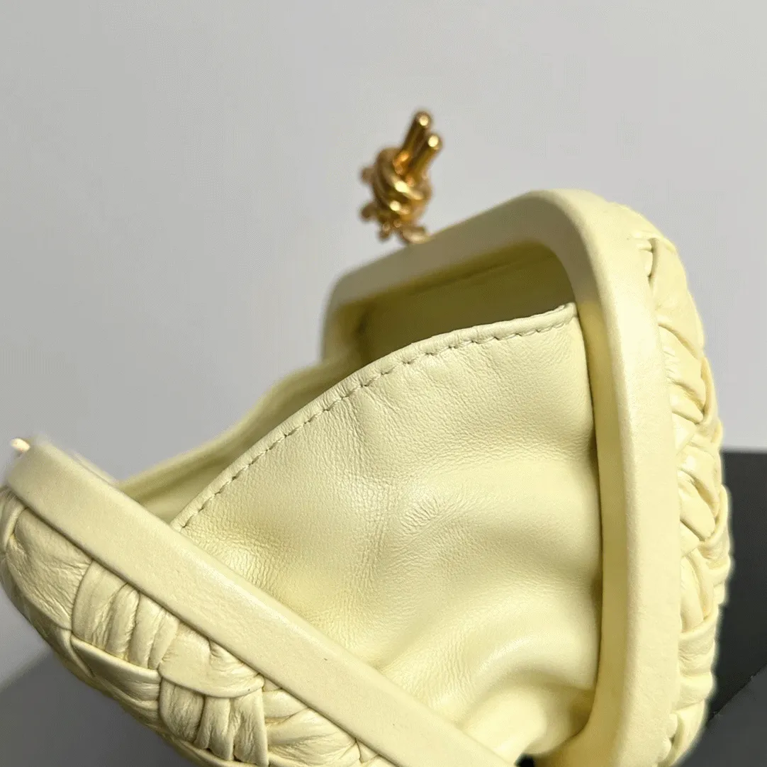 Fake B0tt*ga Ven*ta Knot Minaudiere Clutch Ice Cream Foulard