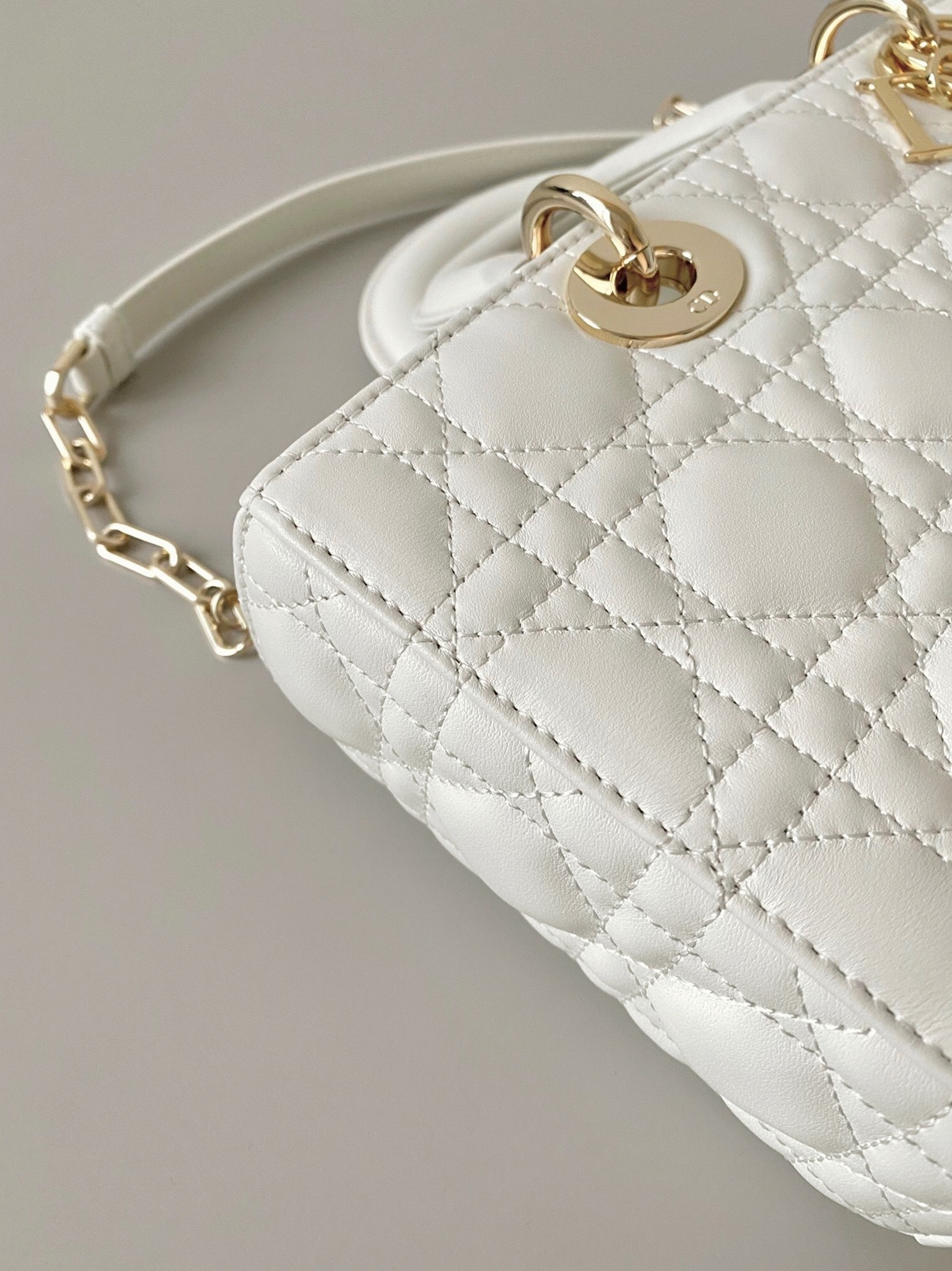 D10r Lady D-Joy Medium Bag Fake in White