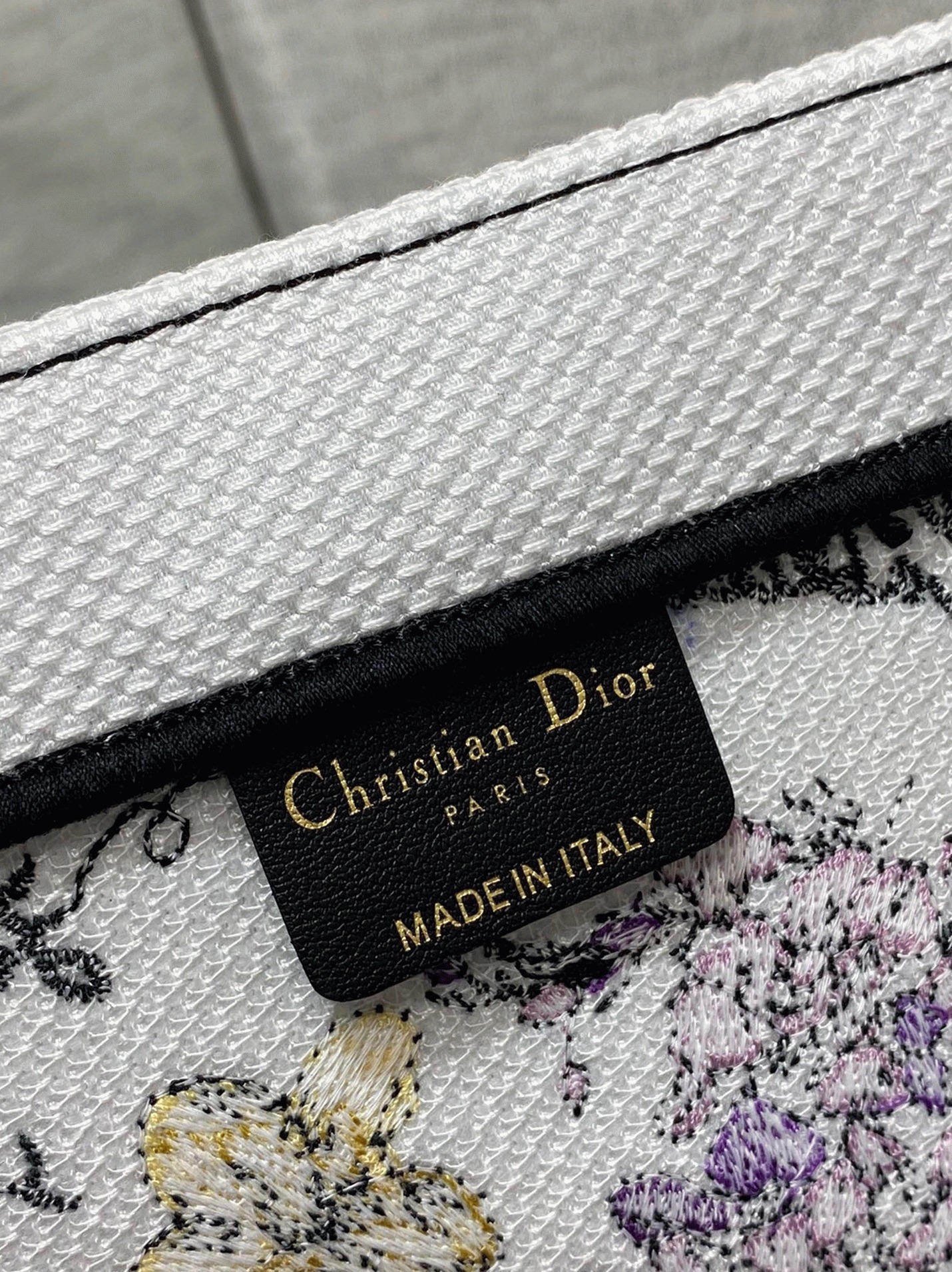 D10r Large Book Tote Bag Replica in White Multicolor Florilegio Embroidery