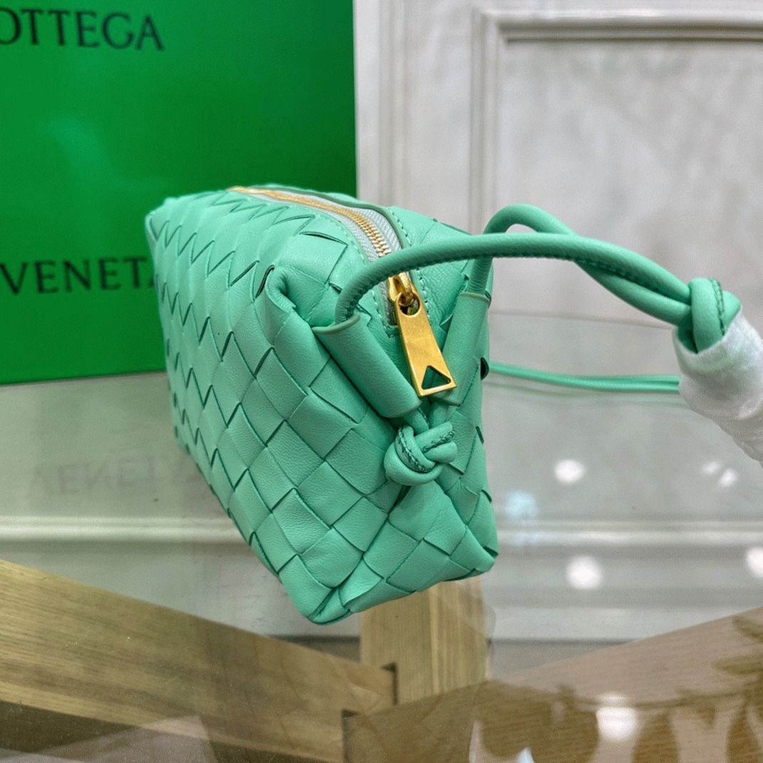 Replica B0tt*ga Ven*ta Loop Mini Bag Fountain