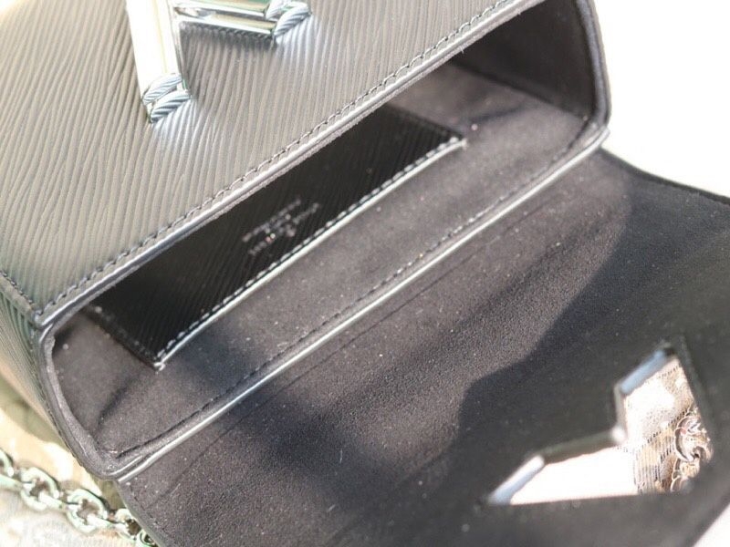 L0vis Vvtt0n Epi Leather Twist Mini Bag In Black