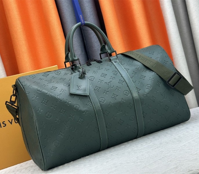 L0vis Vvtt0n Taurillon Leather Keepall Bandouliere 50 In Borneo Green