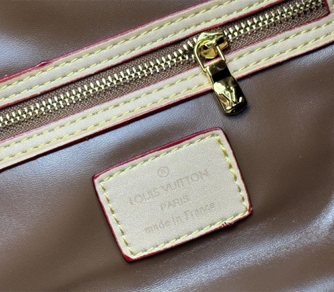 L0vis Vvtt0n Monogram Canvas Speedy P9 Bandouliere 40 Bag