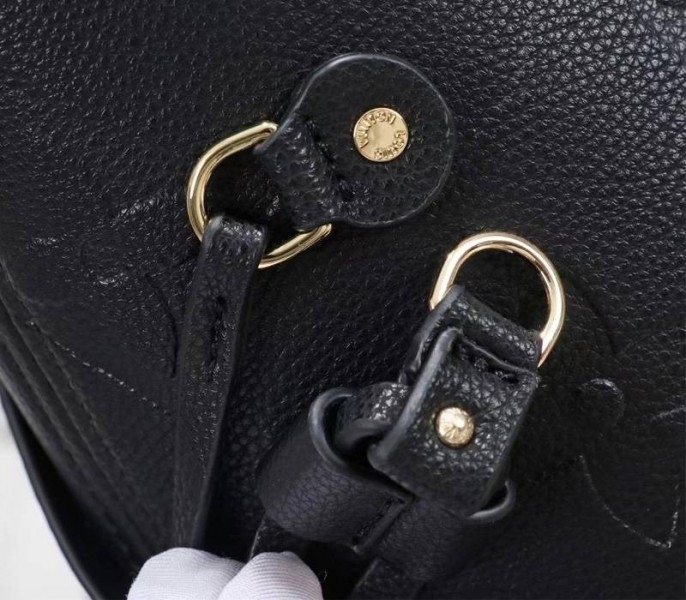 L0vis Vvtt0n Monogram Empreinte Neverfull MM Tote In Black