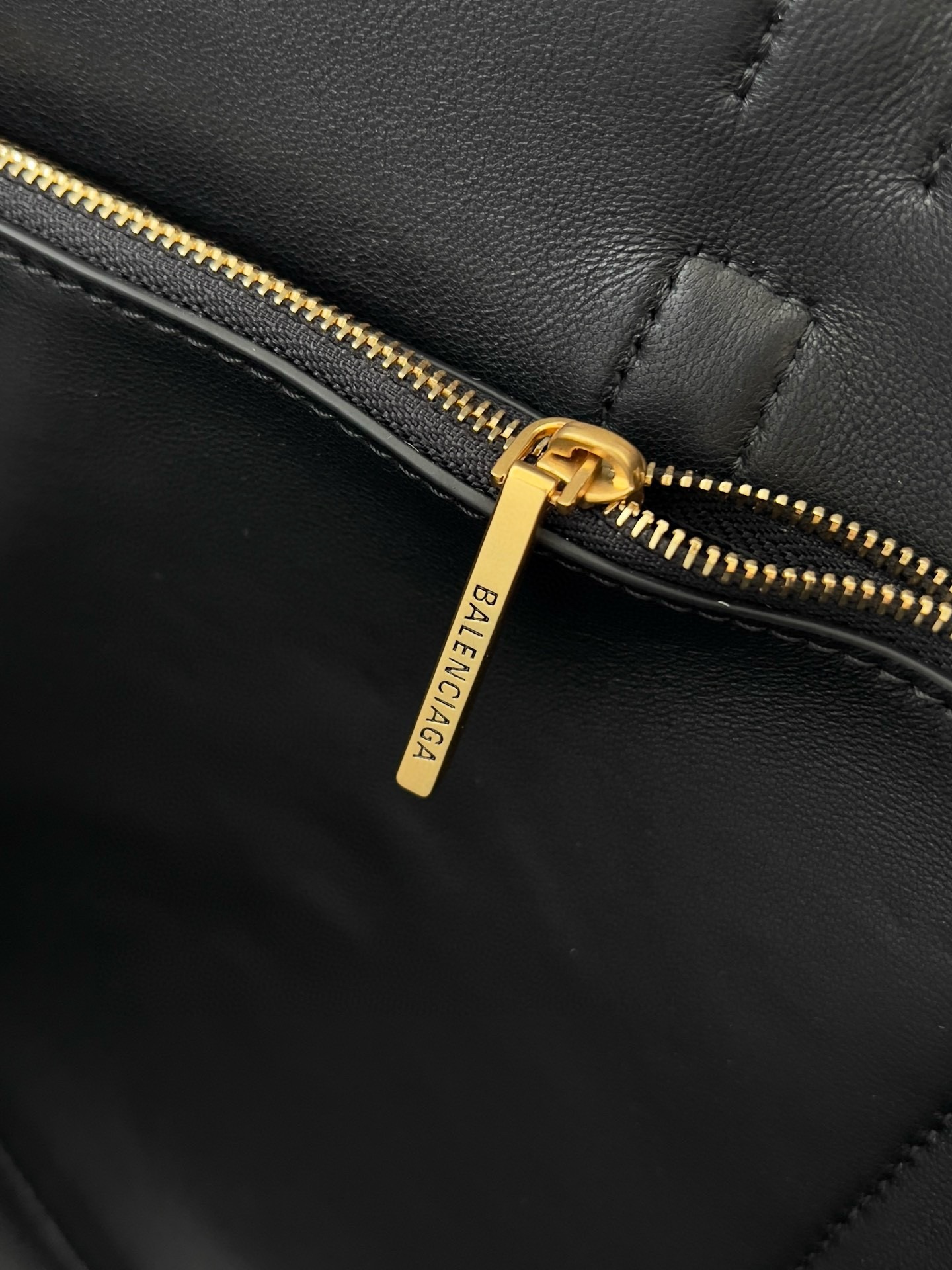 Knockoff Ba1en*iaga Bel Air Carry All Medium Bag Black Calfskin