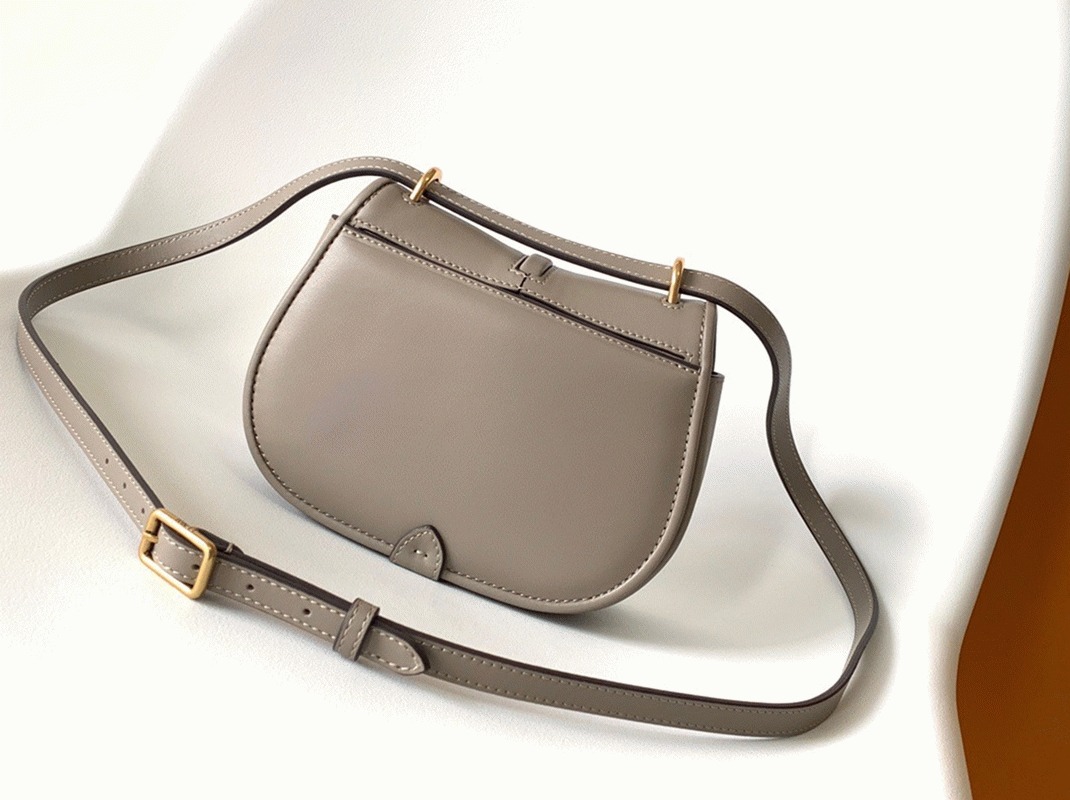 Top Quality Fake F**di C’mon Small Bag in Grey