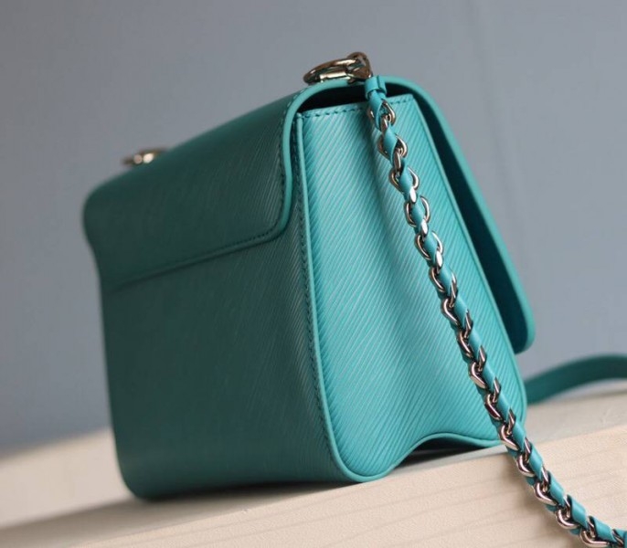 L0vis Vvtt0n Epi Leather Twist MM Bag In Celestial Blue