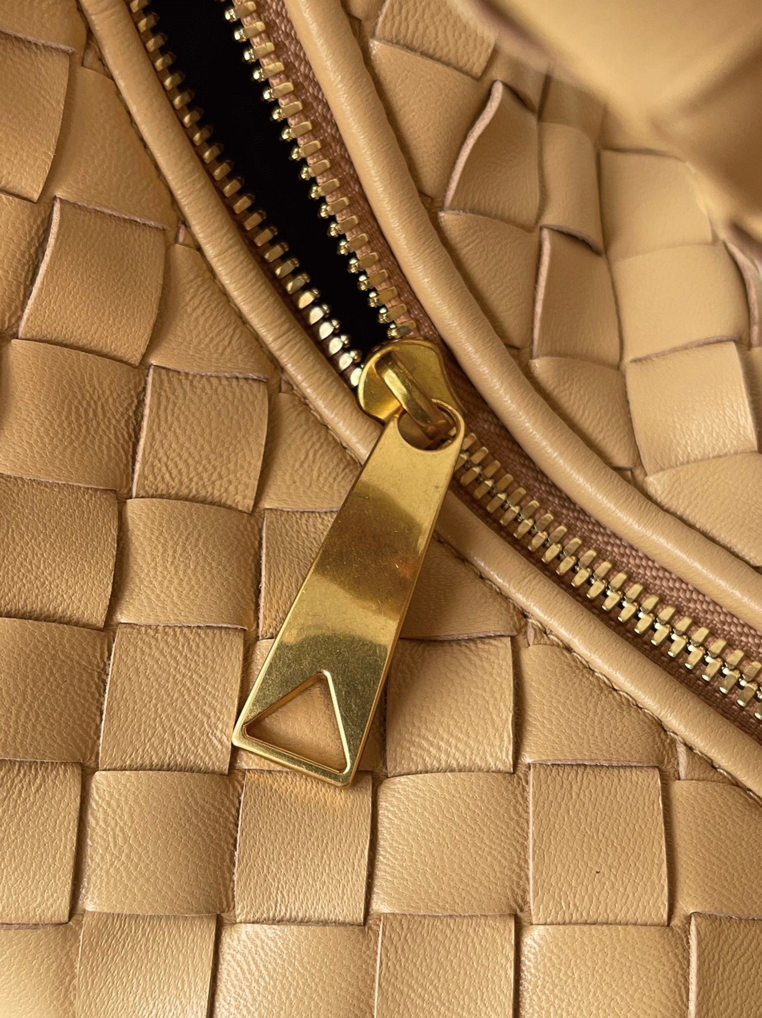Fake B0tt*ga Ven*ta BV Jodie Mini Bag Almond