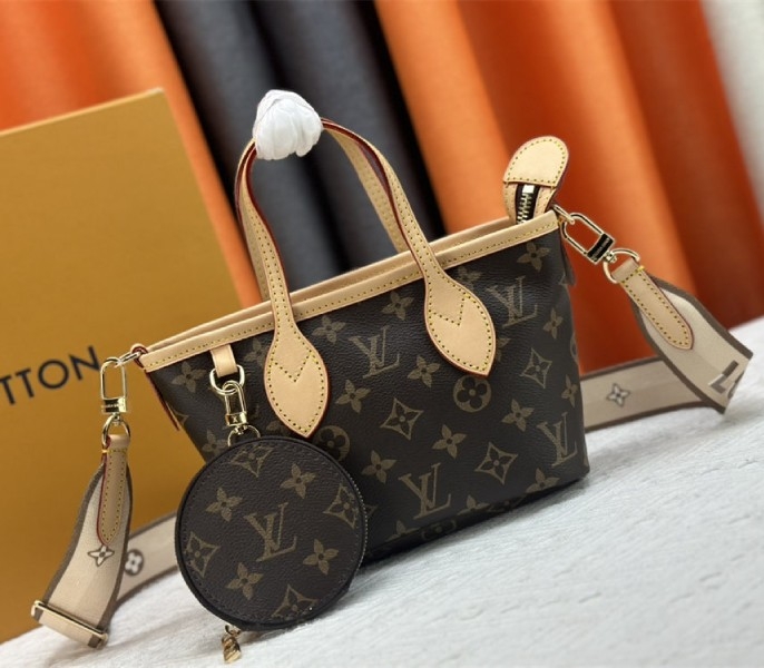L0vis Vvtt0n Monogram Canvas Neverfull BB Tote In Beige
