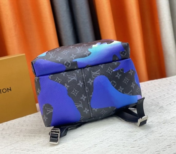 L0vis Vvtt0n Monogram Eclipse Discovery Backpack In Blue Sunrise