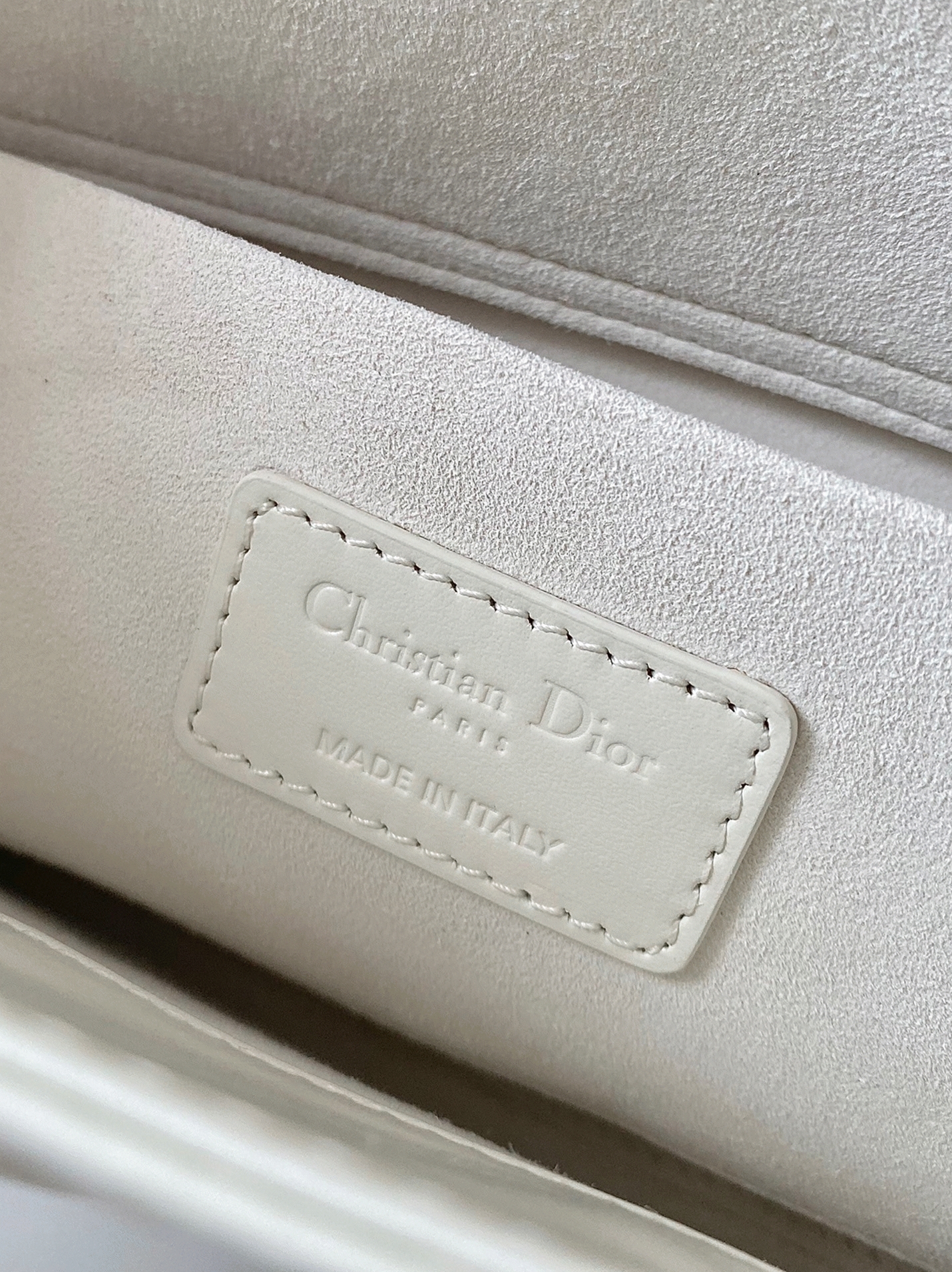 D10r Lady D-Joy Medium Bag Knockoff in White Calfskin with D1am0nd Motif