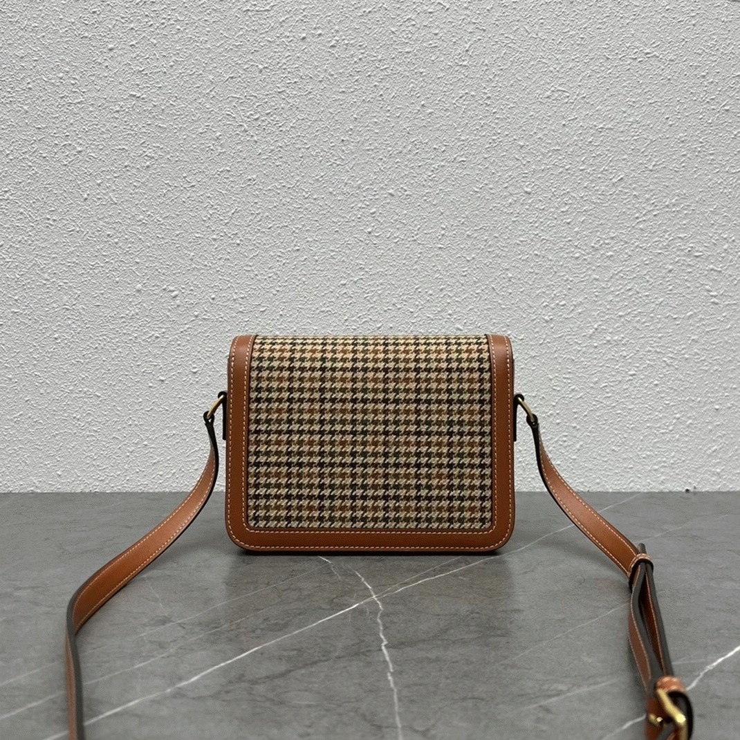 Top Quality Ce1i*e Triomphe Teen Bag In Tweed