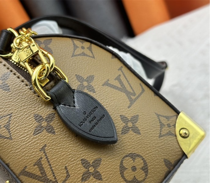 L0vis Vvtt0n Monogram Canvas Cruise 2025 Speedy 20 Trunk Bag In Black