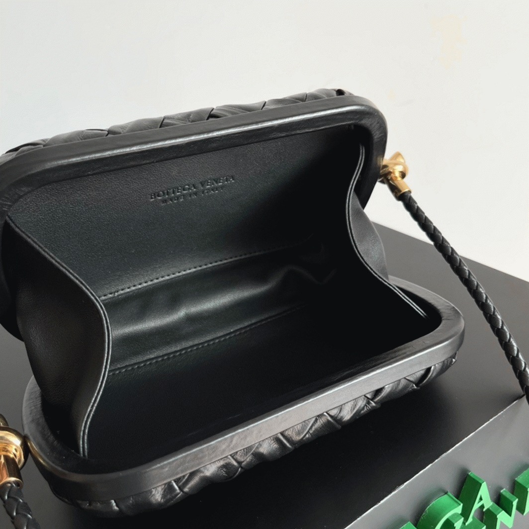 Replica B0tt*ga Ven*ta Knot Minaudiere On Strap Black Foulard Intreccio Leather