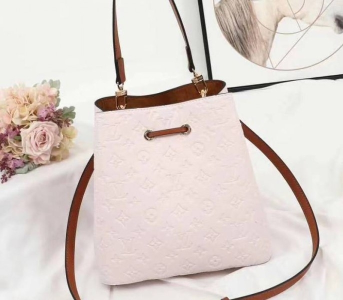 L0vis Vvtt0n Monogram Empreinte NeoNoe MM Bag In Cream