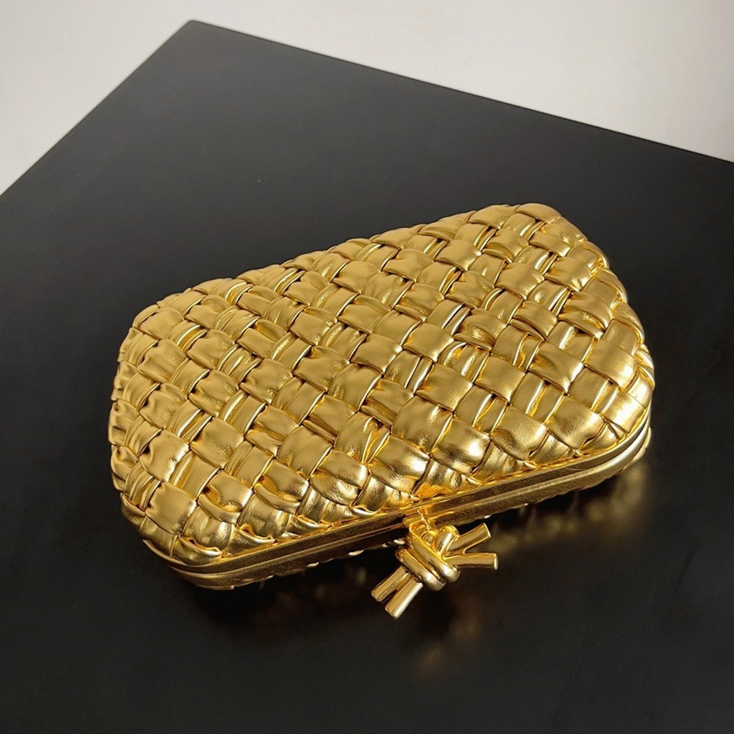 Fake B0tt*ga Ven*ta Knot Minaudiere Clutch Gold Intreccio
