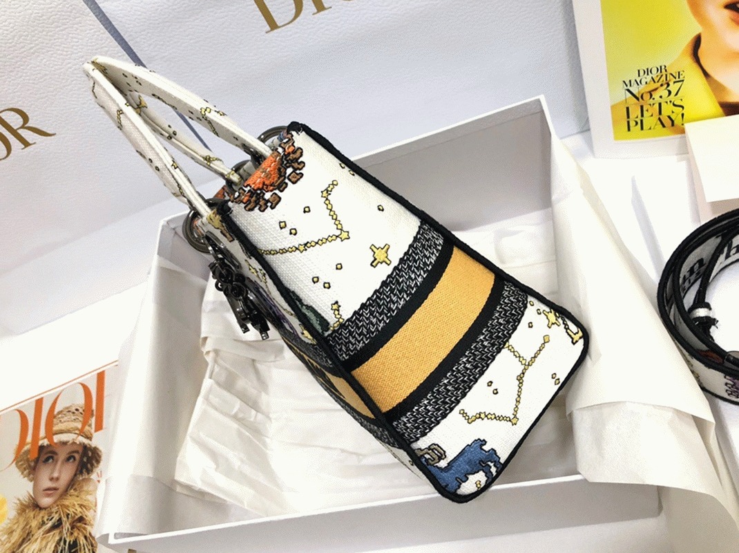 D10r Lady D-Lite Medium Bag Fake in White Pixel Zodiac Embroidery