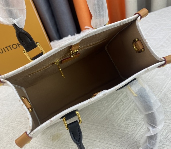 L0vis Vvtt0n Monogram Dune Canvas Onthego PM Tote