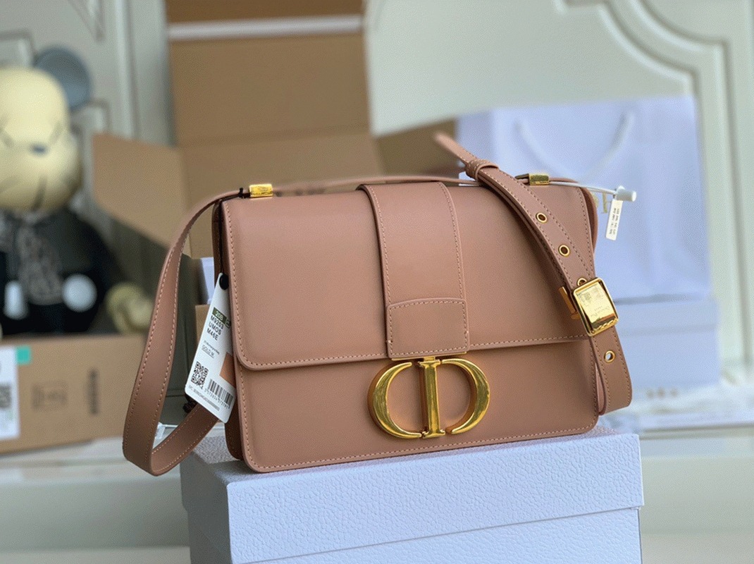 D10r 30 Montaigne Medium Bag Knockoff in Poudre Box Calfskin