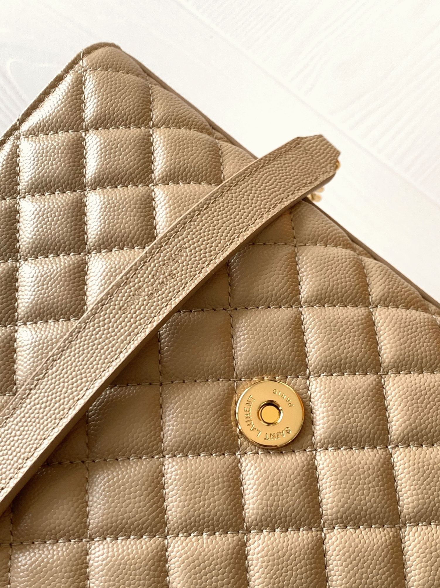 Replica Sa1nt Lau*nt Envelope Medium Bag Beige