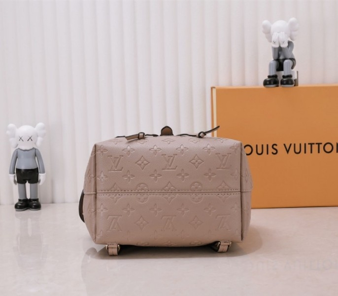 L0vis Vvtt0n Monogram Empreinte Leather Montsouris PM Backpack In Tourterelle Gray