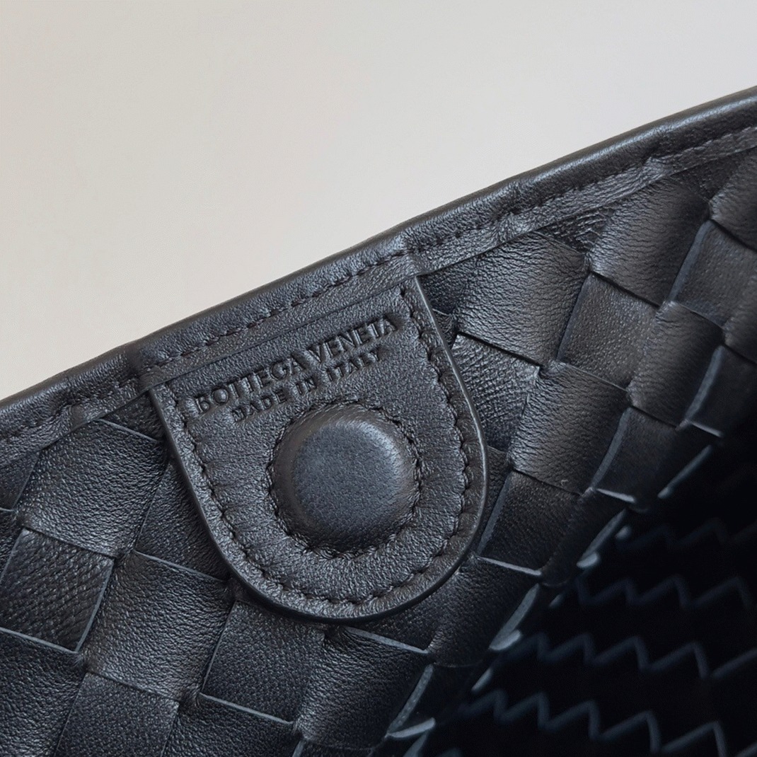 Replica B0tt*ga Ven*ta Sardine Small Bag Black