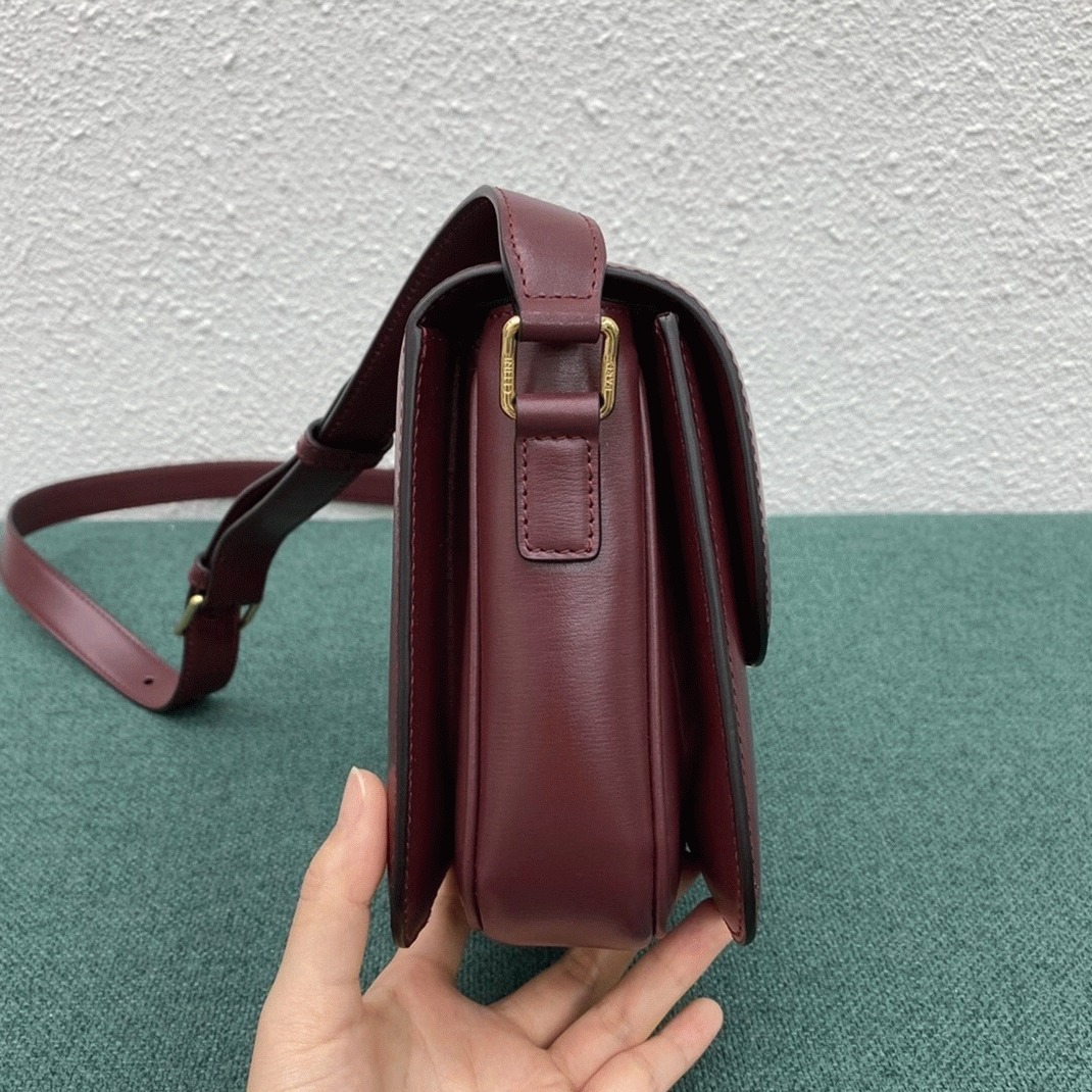 Top Quality Replica Ce1i*e Triomphe Medium Bag In Bordeaux