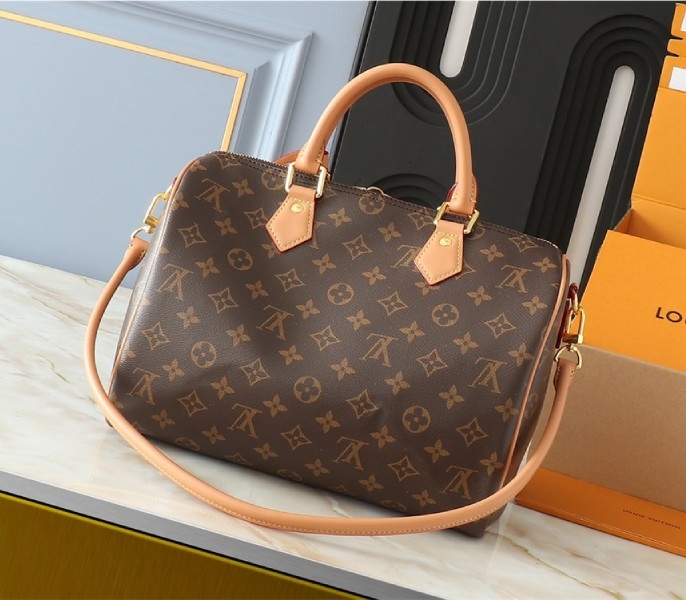 L0vis Vvtt0n Monogram Canvas Soft Speedy 30 Crafty Handbag In Red