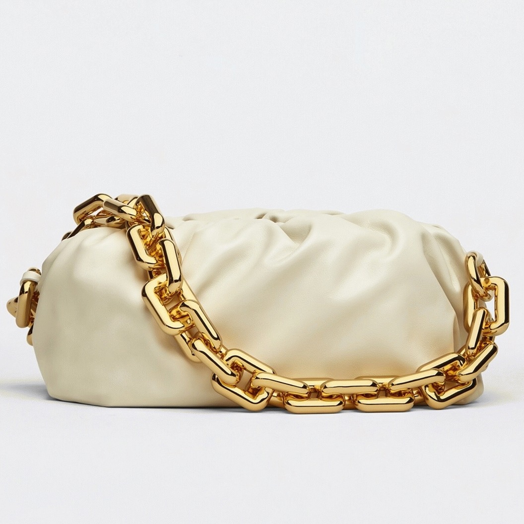 Fake B0tt*ga Ven*ta The Chain Pouch Bag Plaster