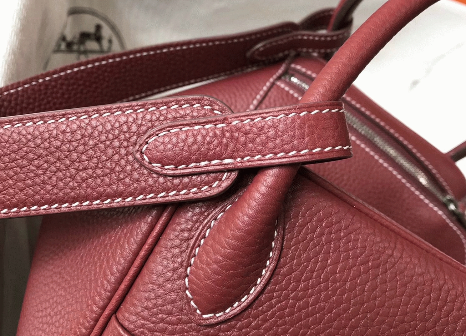 Knockoff H**me5 Lindy 26cm handbag in bordeaux